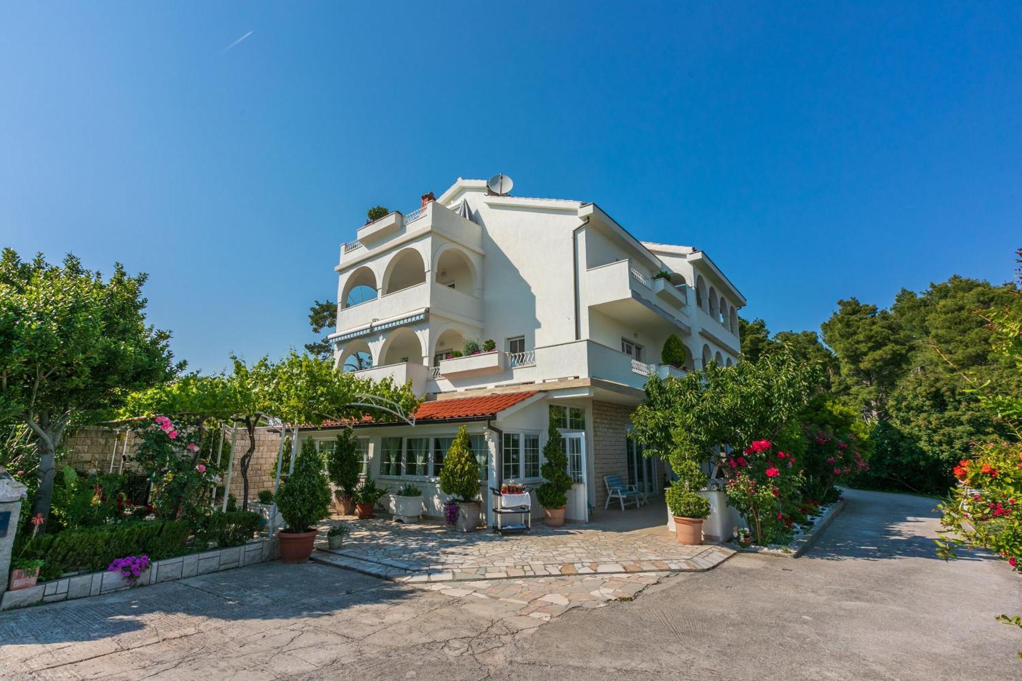Apartments Vila Antula Banjol المظهر الخارجي الصورة